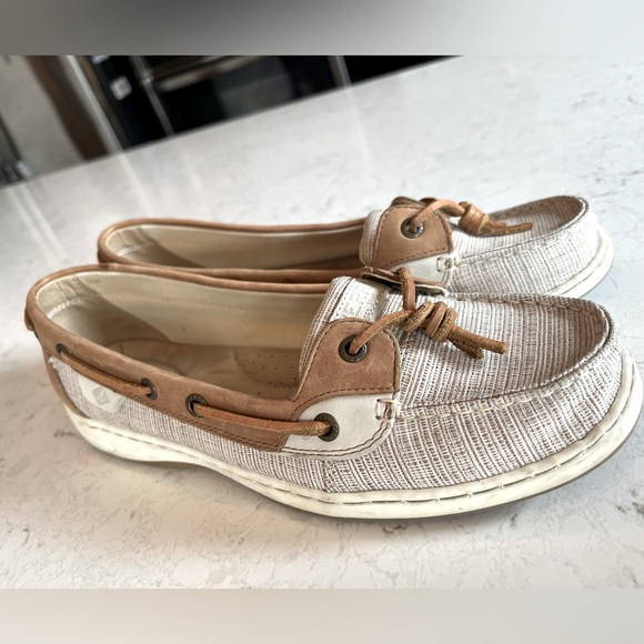Sperry Shoes - Women’s Sperry boat shoes in tan leather and white and tan linen look